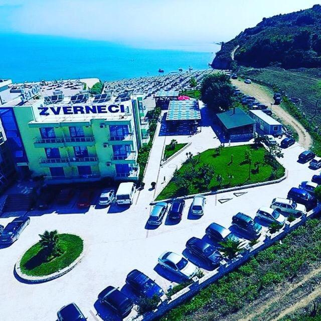 Hotel Zverneci Екстер'єр фото